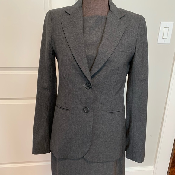 Theory charcoal blazer in stretch wool size 4 - Picture 3 of 5